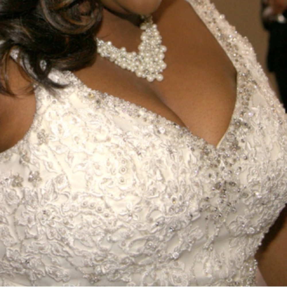 Elegant Off White Beaded Wedding Dress